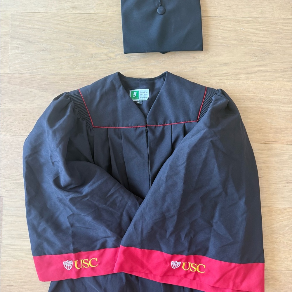 USC Undergrad Graduation Gown and Cap Set